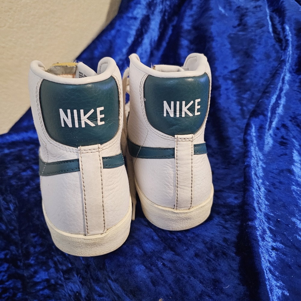 Nike Blazers Mid 77 Vintage Sneakers - Picture 2 of 6